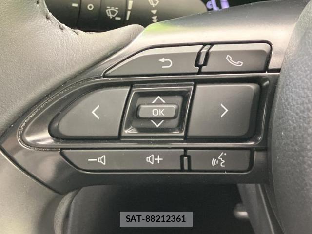 Toyota YARIS CROSS 2024-04 8552314-15