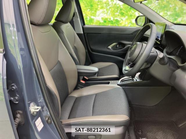 Toyota YARIS CROSS 2024-04 8552314-4