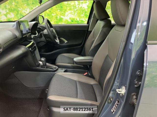 Toyota YARIS CROSS 2024-04 8552314-6