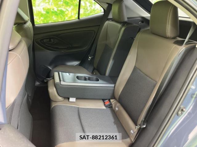 Toyota YARIS CROSS 2024-04 8552314-7