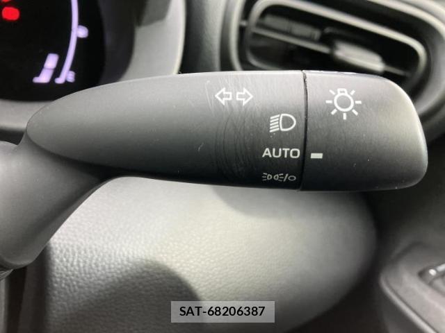 Toyota YARIS CROSS 2024-05 8552363-15