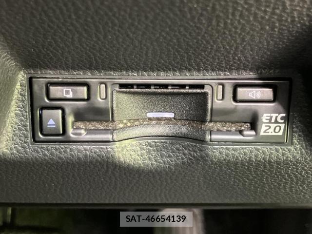 Toyota YARIS CROSS 2024-10 8552526-17