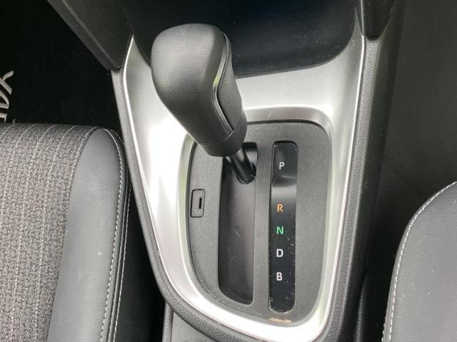 Toyota YARIS CROSS 2023-06 8552656-17