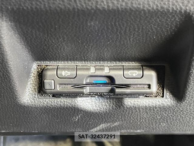 Toyota YARIS 2020-07 8545677-4