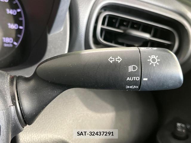 Toyota YARIS 2020-07 8545677-5
