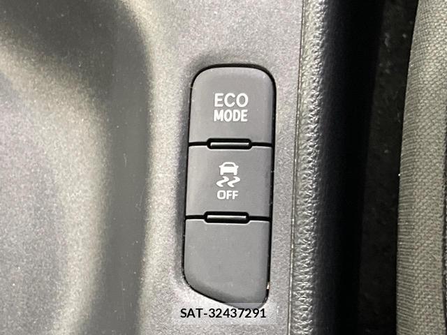Toyota YARIS 2020-07 8545677-7