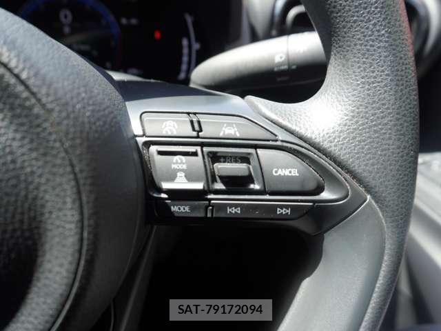 Toyota YARIS 2024-11 8546063-16