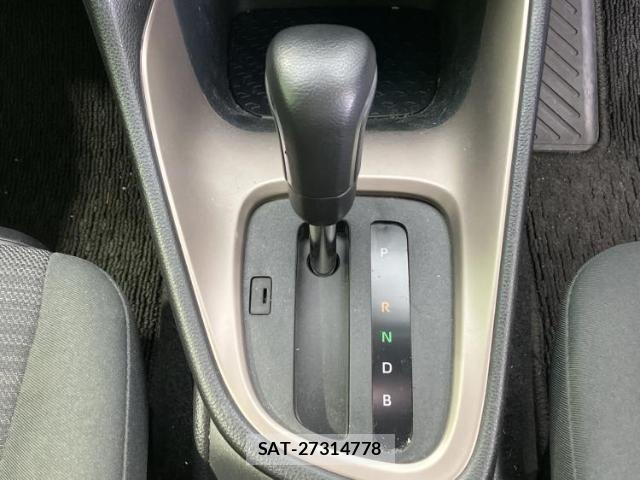 Toyota YARIS 2023-09 8547898-15