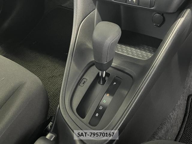 Toyota YARIS 2024-01 8548570-17