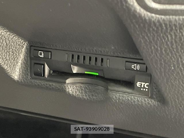 Toyota YARIS 2023-07 8549012-6
