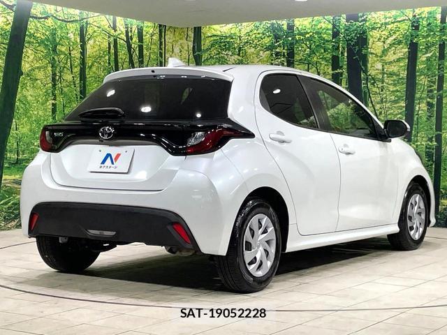 Toyota YARIS 2023-07 8549049-16