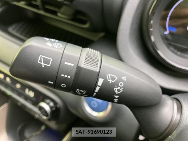 Toyota YARIS 2020-07 8550946-17