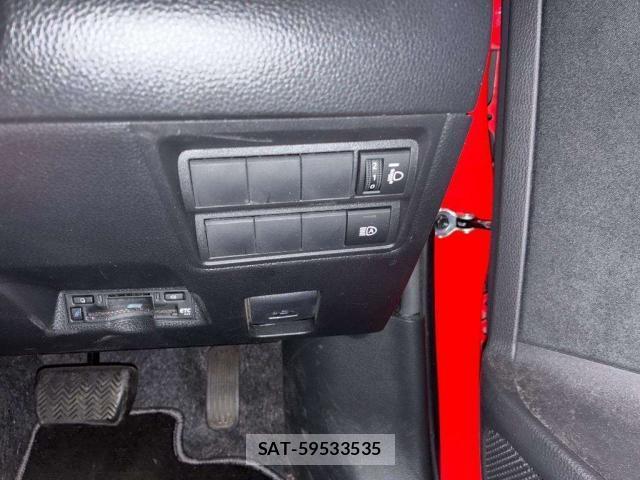 Toyota YARIS 2024-05 8551471-12