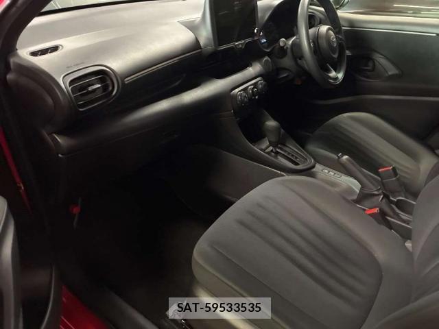 Toyota YARIS 2024-05 8551471-5