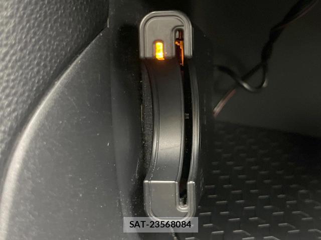 Toyota YARIS 2020-07 8551757-5