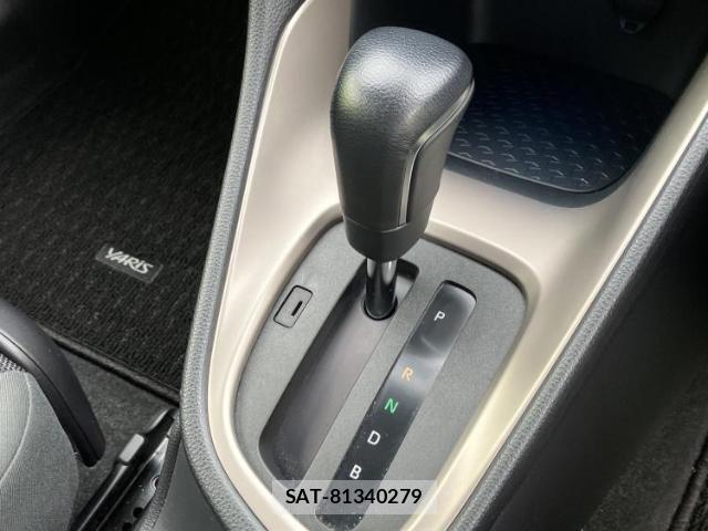 Toyota YARIS 2020-06 8552254-17
