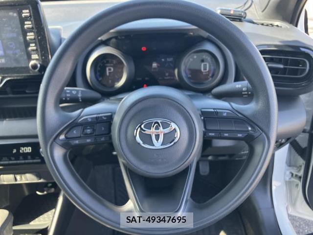 Toyota YARIS 2022-04 8552354-14