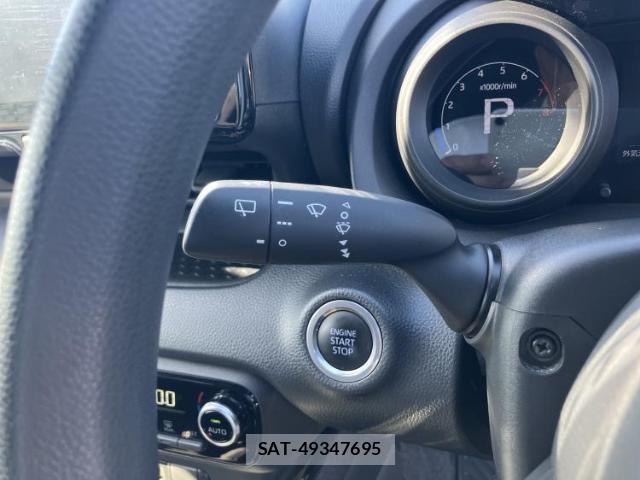 Toyota YARIS 2022-04 8552354-16