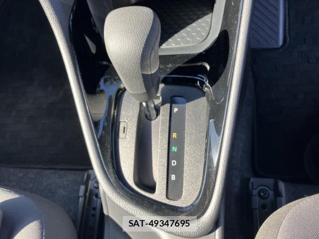 Toyota YARIS 2022-04 8552354-17