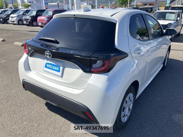 Toyota YARIS 2022-04 8552354-2