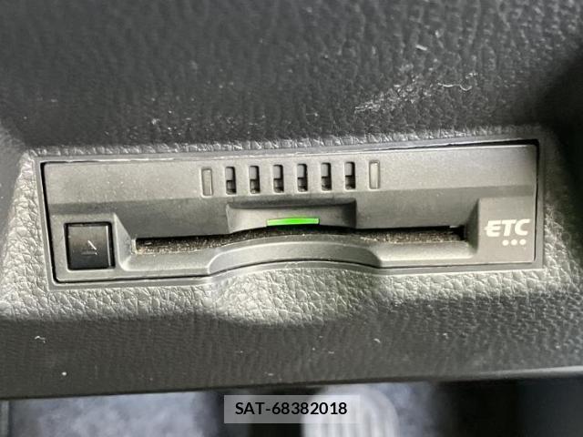 Toyota YARIS 2022-10 8552616-15