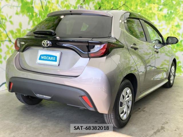 Toyota YARIS 2022-10 8552616-2
