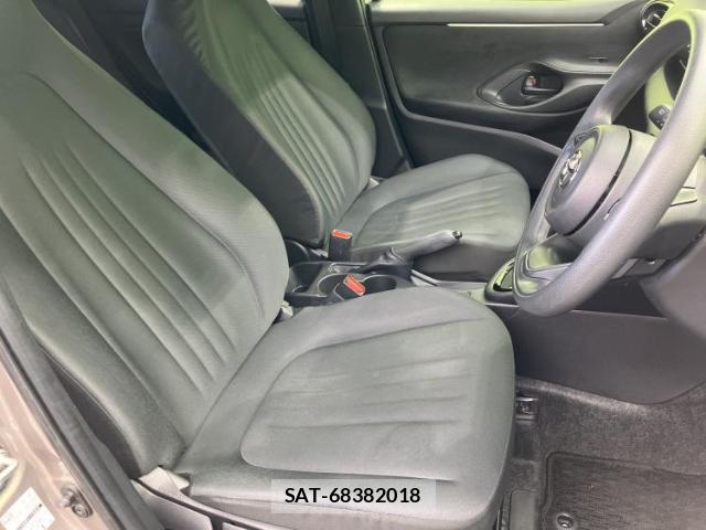 Toyota YARIS 2022-10 8552616-3