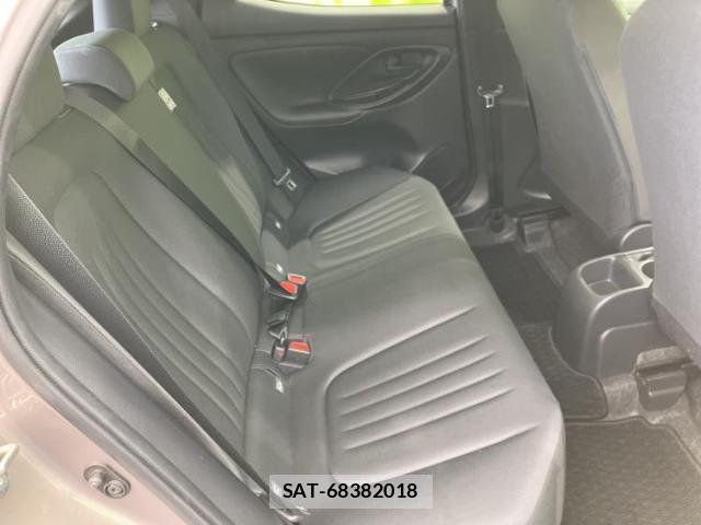 Toyota YARIS 2022-10 8552616-4