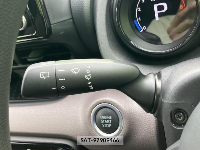 Toyota YARIS 2023-11 8552640-15