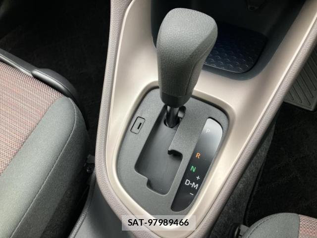 Toyota YARIS 2023-11 8552640-16