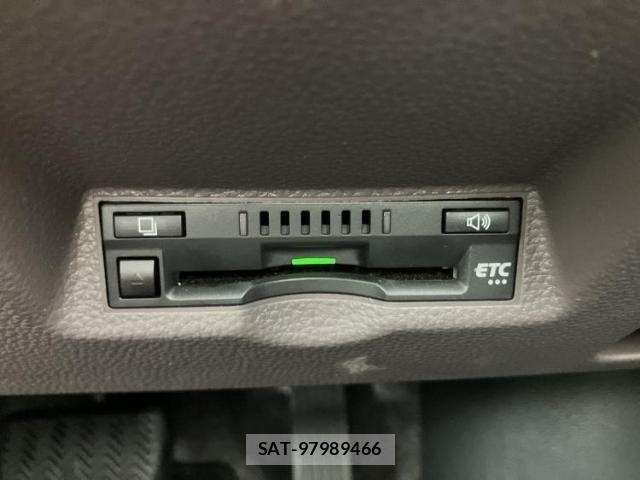 Toyota YARIS 2023-11 8552640-17