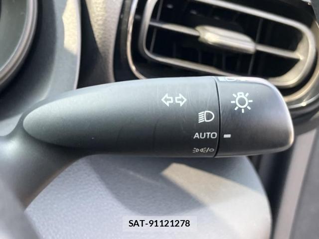 Toyota YARIS 2023-07 8552699-12
