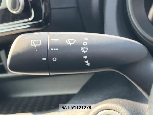 Toyota YARIS 2023-07 8552699-13