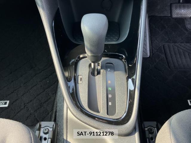 Toyota YARIS 2023-07 8552699-14