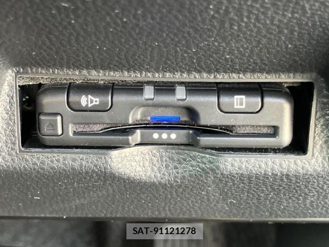 Toyota YARIS 2023-07 8552699-15