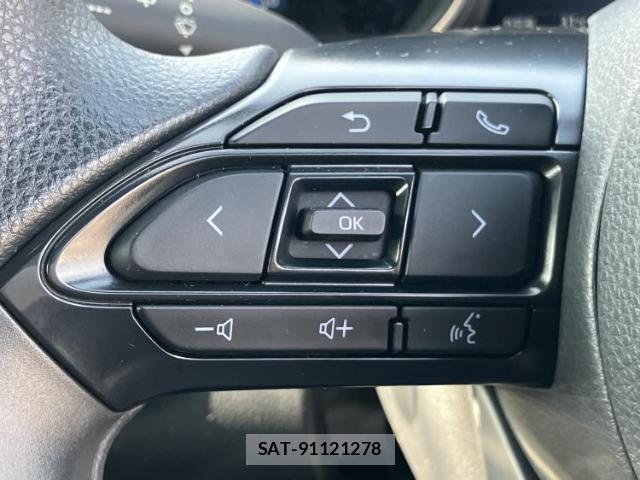 Toyota YARIS 2023-07 8552699-17