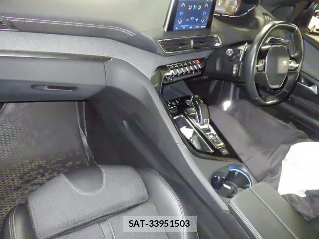 Peugeot 3008 2021-03 8650987-2