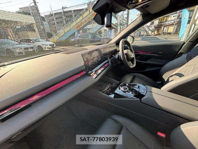 Bmw 5 SERIES 2025-11 8650158-1