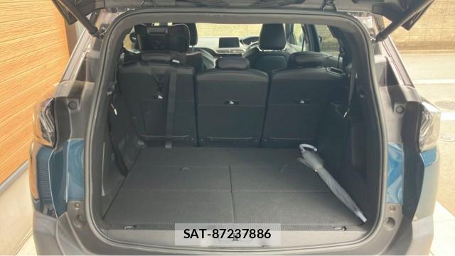 Peugeot 5008 2023-09 8651368-17