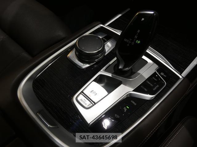 Bmw 7 SERIES 2017-12 8652394-12