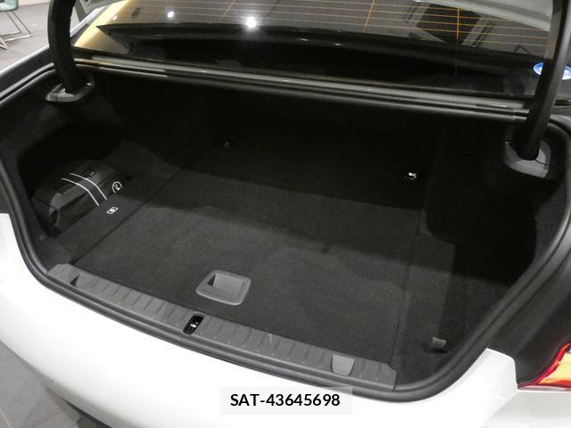 Bmw 7 SERIES 2017-12 8652394-18