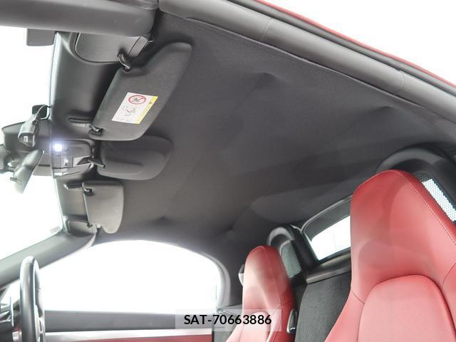Porsche 718 Boxster 2019-10 8649416-17