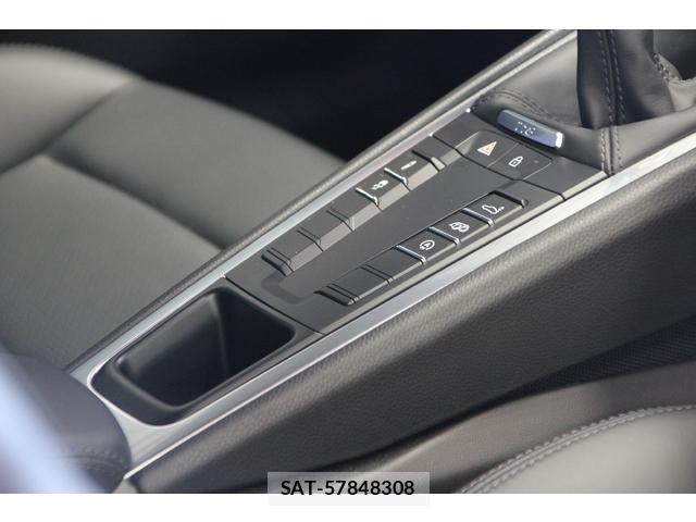 Porsche 718 Cayman 2021-12 8649147-17