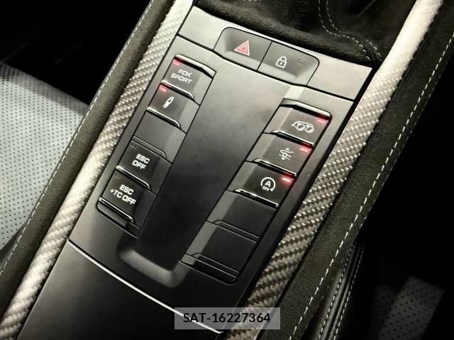 Porsche 718 Cayman 2023-11 8650148-9