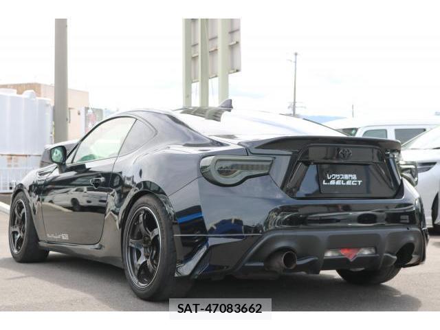 Toyota 86 2017-08 8647223-4