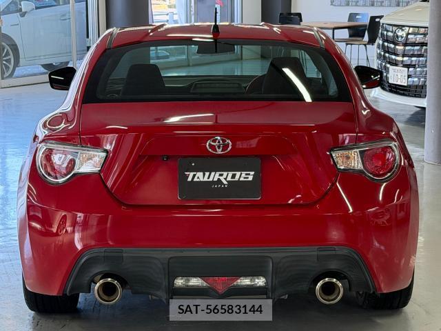 Toyota 86 2014-03 8647715-1