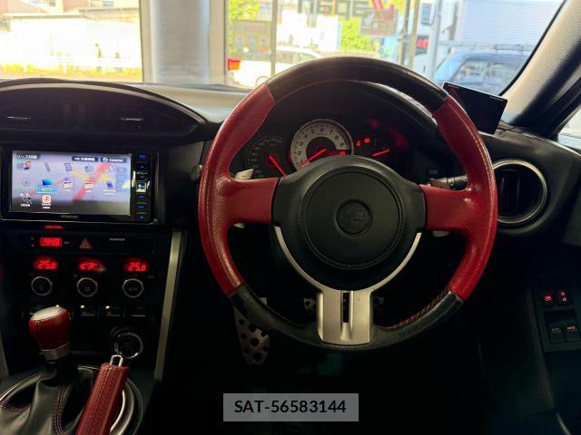 Toyota 86 2014-03 8647715-16