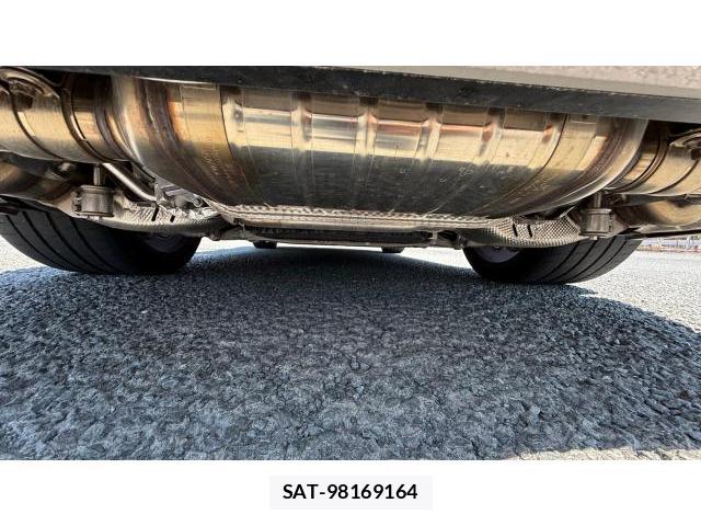 Porsche 911 2022-10 8649640-12