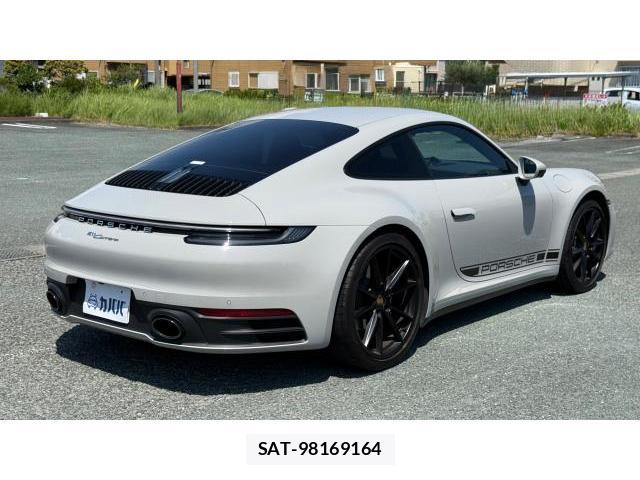 Porsche 911 2022-10 8649640-16