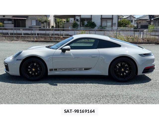 Porsche 911 2022-10 8649640-18